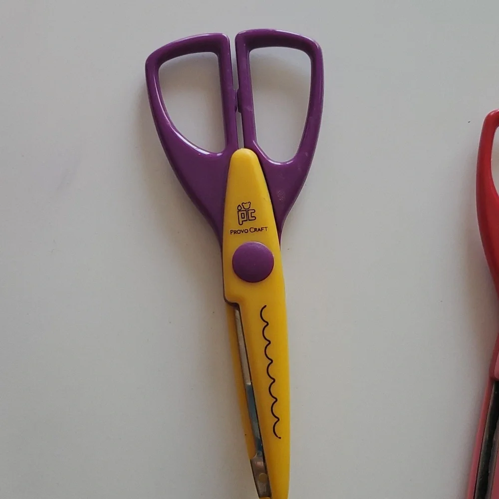 Set of 4‎ Provo Craft & Fiskars Decorative Edge Scissors for Papercraft